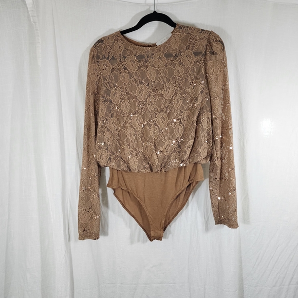 Elegant Lace Bodysuit in Tan - Picture 1 of 8
